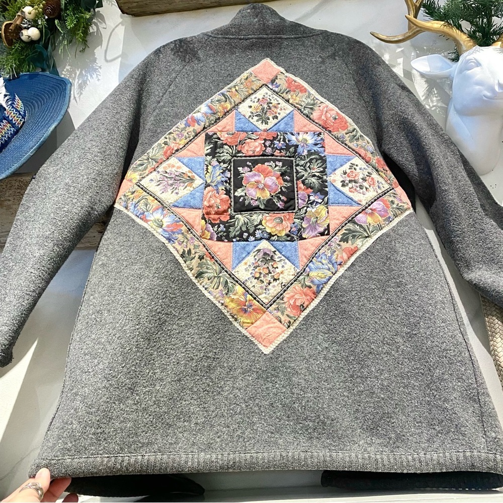 Upcycled FOLK quilted back detailing boho wool vintage jacket w farmhouse vibe - Picture 4 of 12